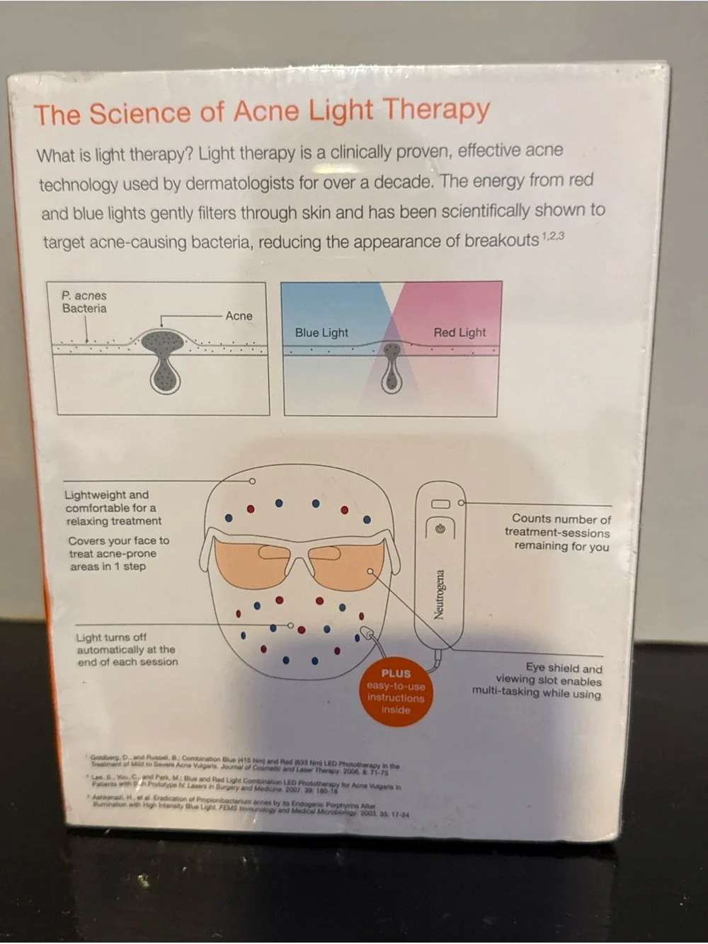 Neutrogena Light Therapy Acne Mask — White with Purple Accents